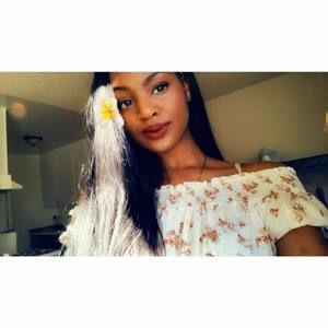 Meet your Posher, Marisa